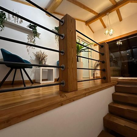 Attic 33 Apartman Moldvahosszúmező Kültér fotó