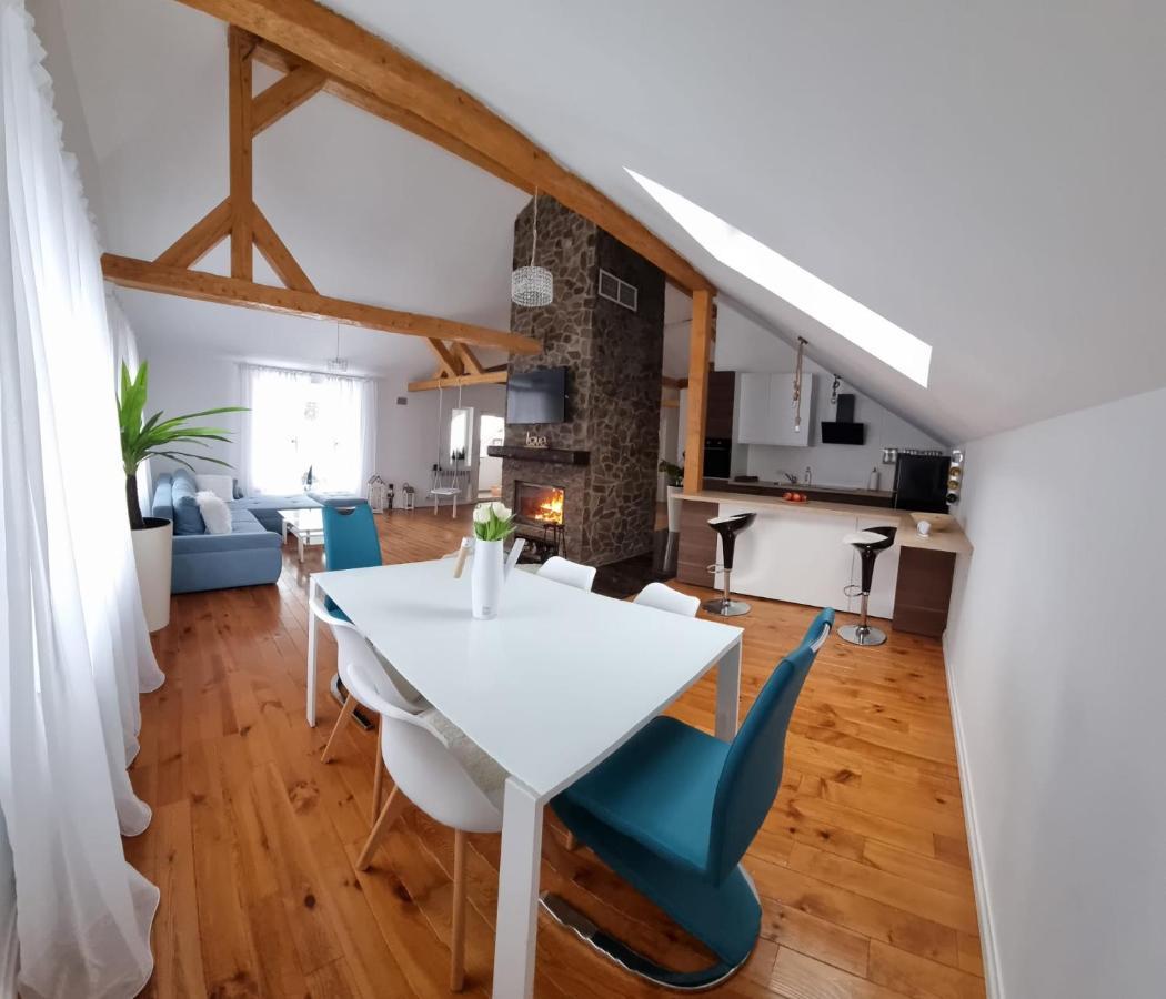 Attic 33 Apartman Moldvahosszúmező Kültér fotó