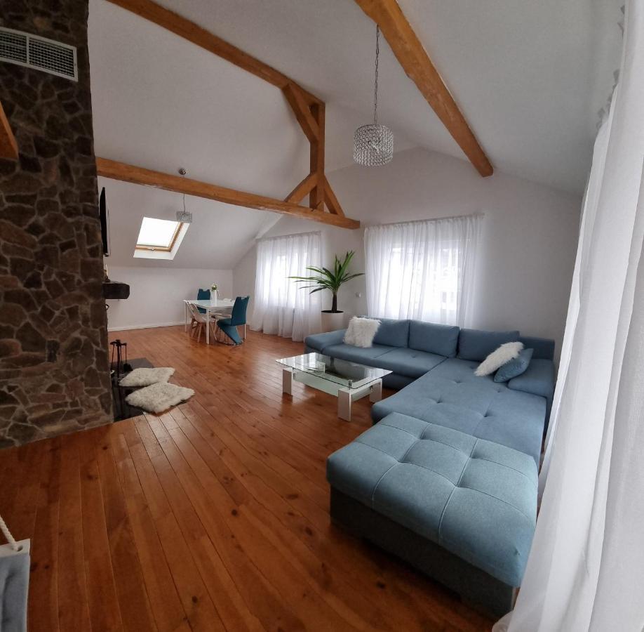 Attic 33 Apartman Moldvahosszúmező Kültér fotó