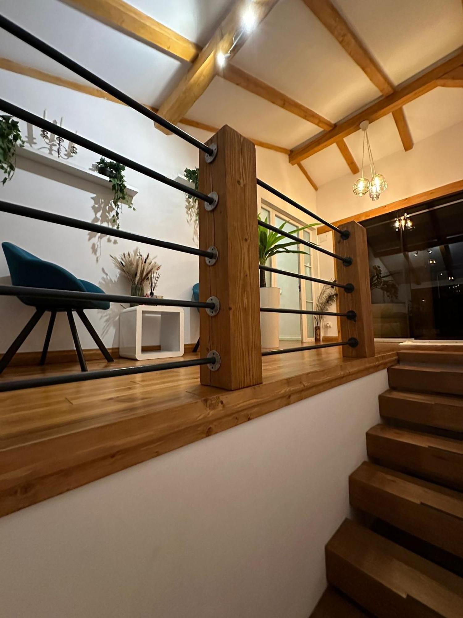 Attic 33 Apartman Moldvahosszúmező Kültér fotó